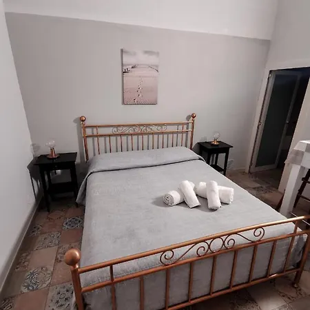 Whiteflower Apartment *