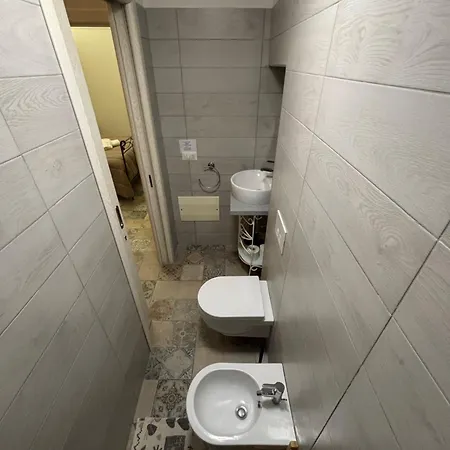 Whiteflower Apartment