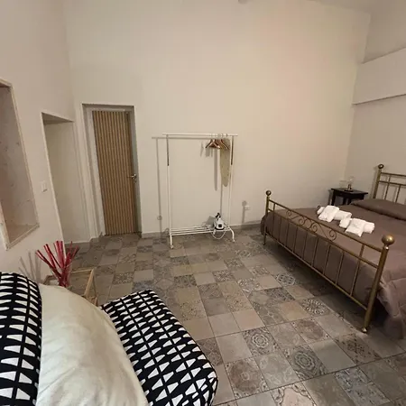 Whiteflower Apartman Bari